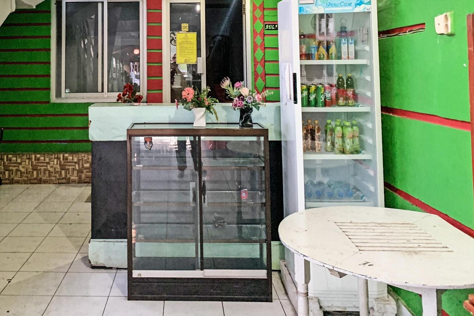 Oyo 91757 Surya Hotelneartaman Anggrek Pkk Watansoppeng Lalabata エクステリア 写真