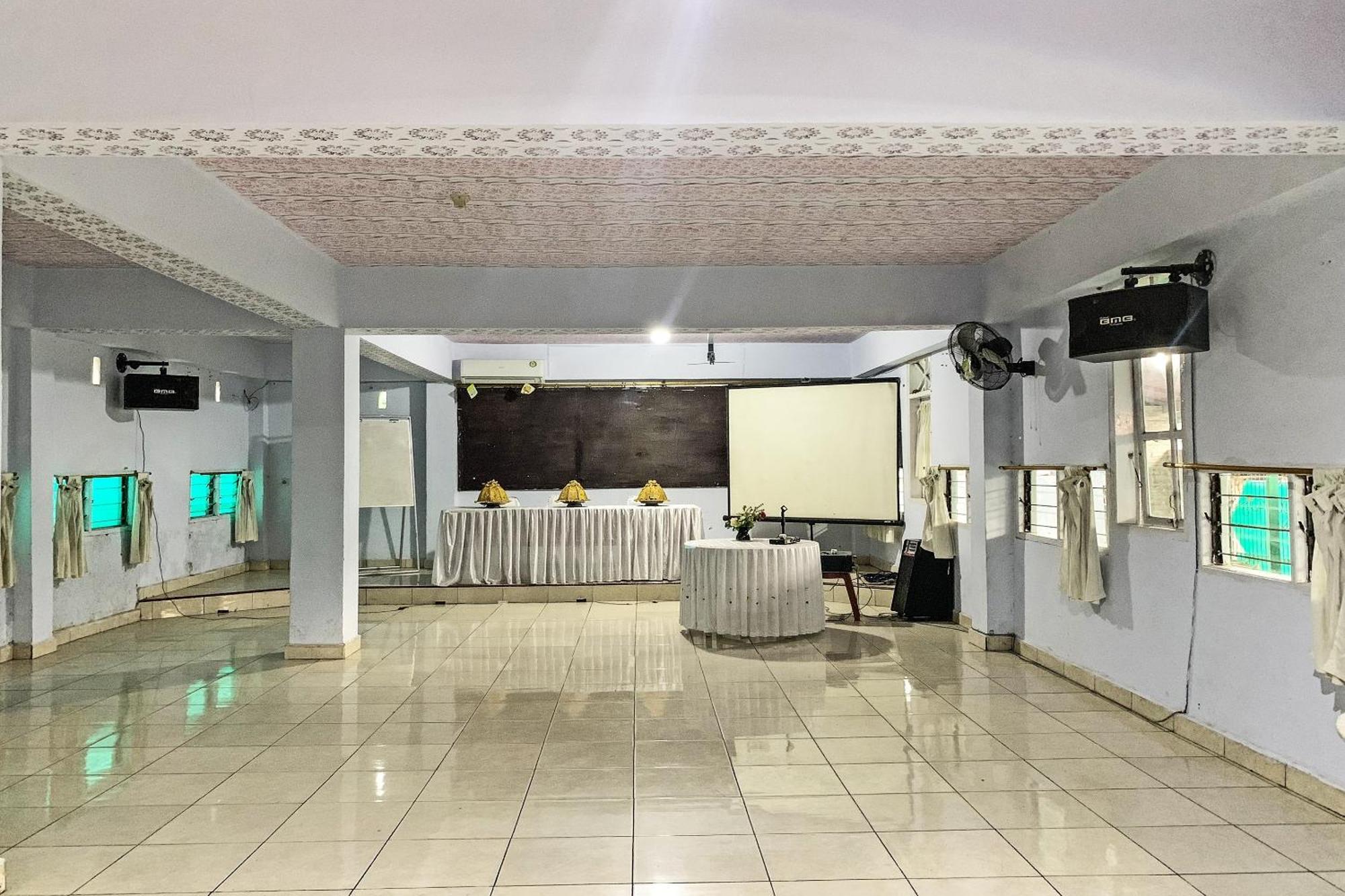 Oyo 91757 Surya Hotelneartaman Anggrek Pkk Watansoppeng Lalabata エクステリア 写真